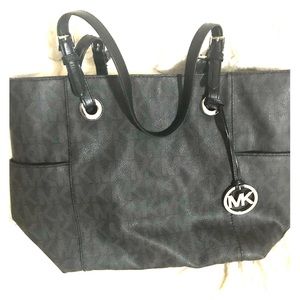 Michael Kors Signature Tote